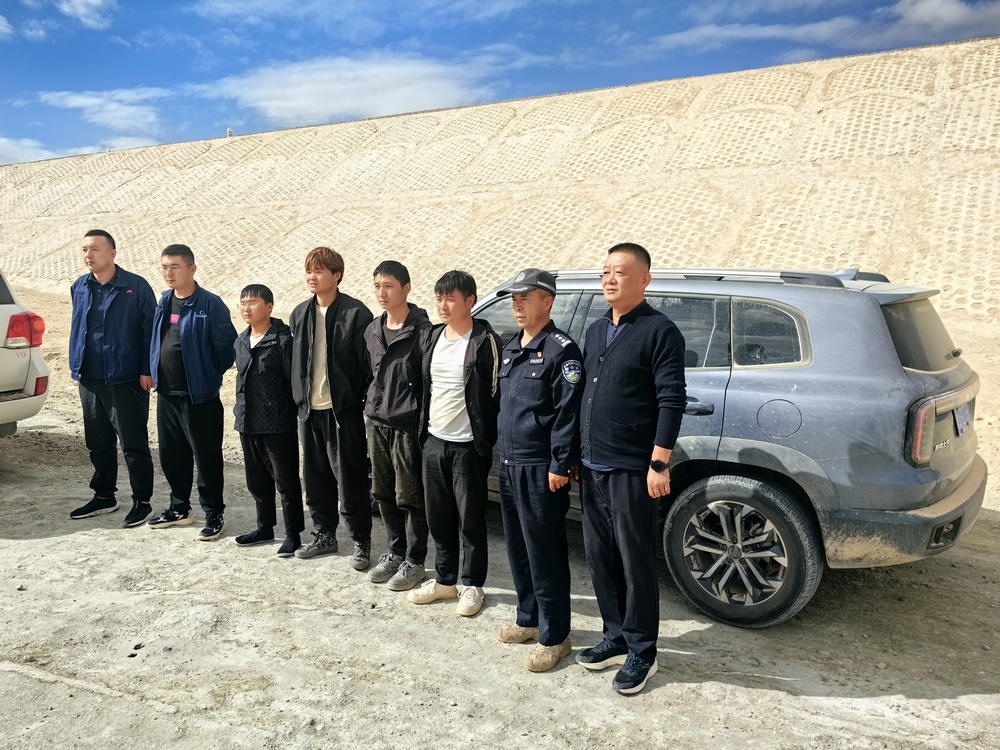 陜煤建設(shè)天工公司：與時(shí)間賽跑，6小時(shí)上演生死戈壁灘救援